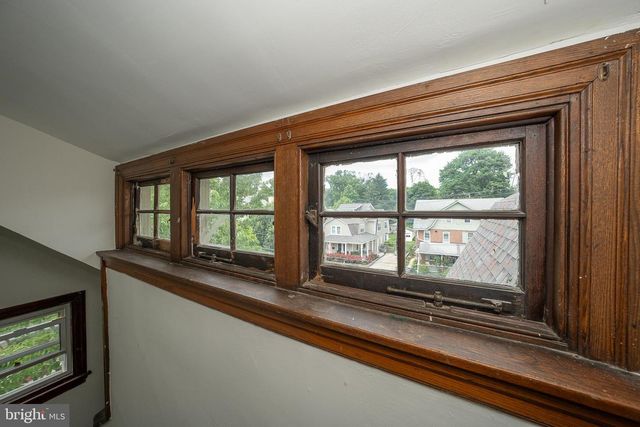 562 BARRETT AVE, Haverford, PA 19041