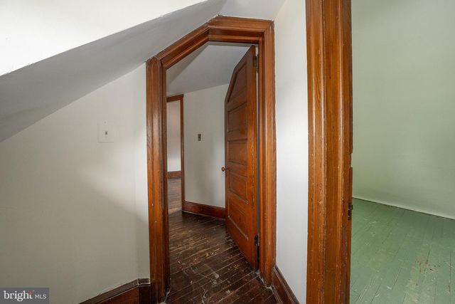 562 BARRETT AVE, Haverford, PA 19041