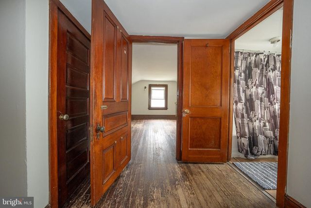 562 BARRETT AVE, Haverford, PA 19041