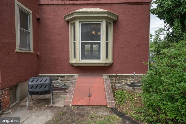 562 BARRETT AVE, Haverford, PA 19041