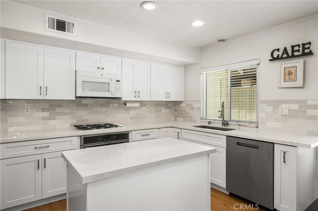 1038 S Cascade Lane, Anaheim Hills, CA 92808