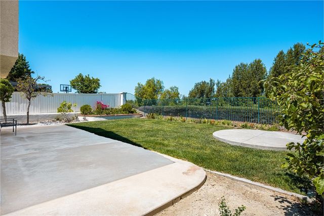 1038 S Cascade Lane, Anaheim Hills, CA 92808