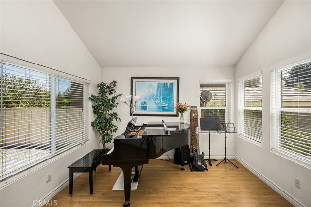 1038 S Cascade Lane, Anaheim Hills, CA 92808