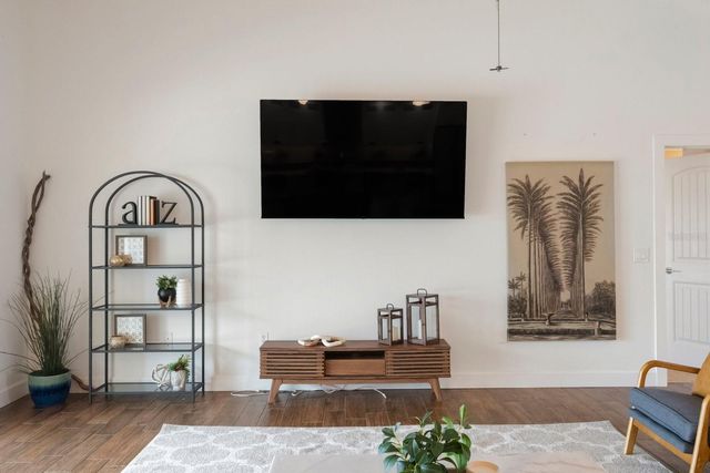 826 CHRISTINA CIRCLE, Oldsmar, FL 34677