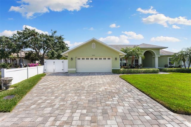 826 CHRISTINA CIRCLE, Oldsmar, FL 34677