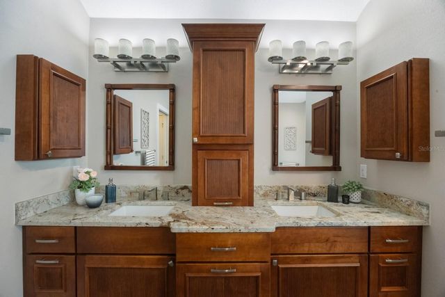 826 CHRISTINA CIRCLE, Oldsmar, FL 34677