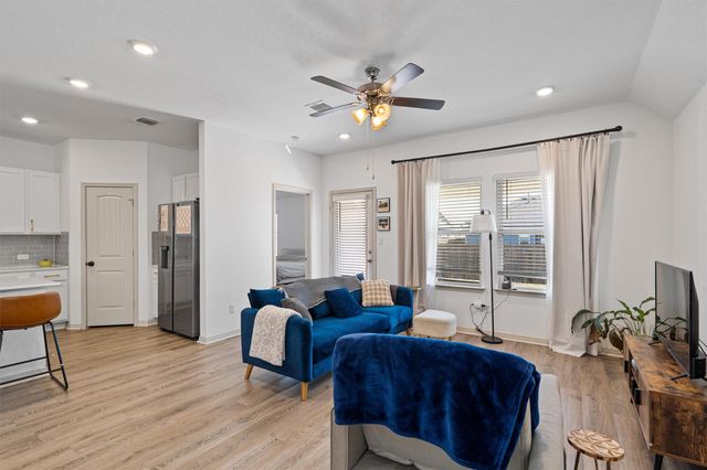 131 Aransas River RD, Hutto, TX 78634