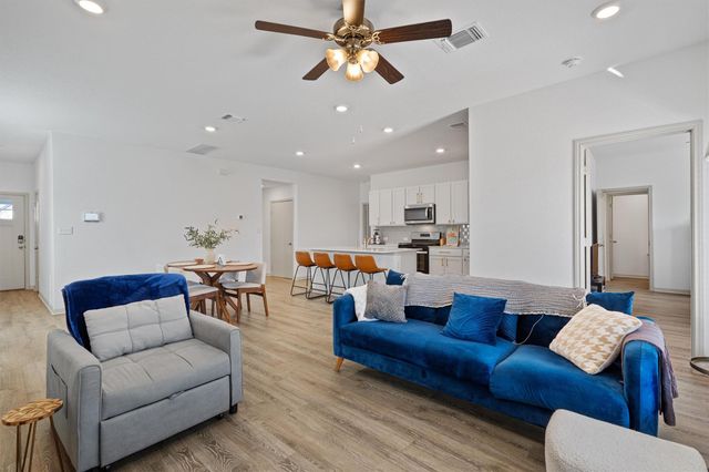 131 Aransas River RD, Hutto, TX 78634
