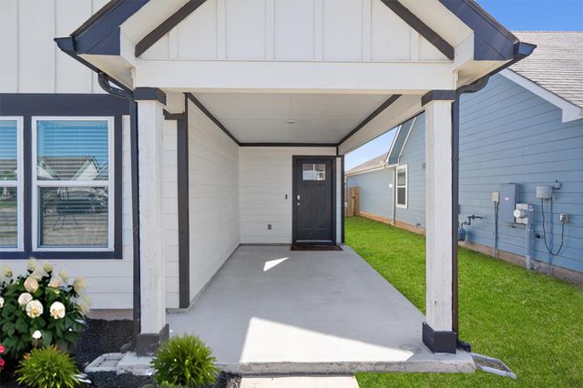 131 Aransas River RD, Hutto, TX 78634