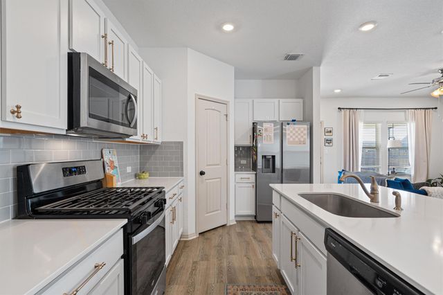 131 Aransas River RD, Hutto, TX 78634