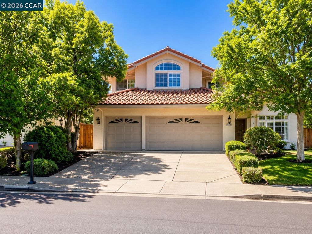 4700 Hunter Peak Ct, Antioch, CA 94531