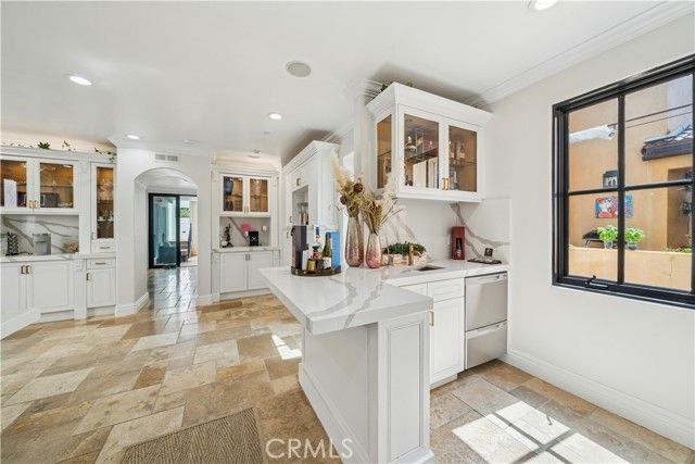 312 Carnation Avenue, Corona Del Mar (newport Beach), CA 92625