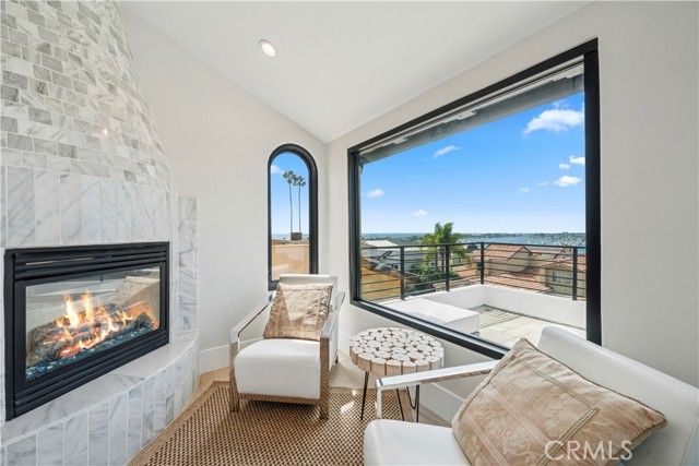 312 Carnation Avenue, Corona Del Mar (newport Beach), CA 92625