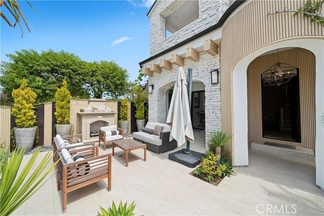 312 Carnation Avenue, Corona Del Mar (newport Beach), CA 92625