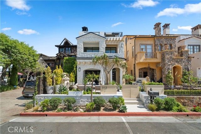 312 Carnation Avenue, Corona Del Mar (newport Beach), CA 92625
