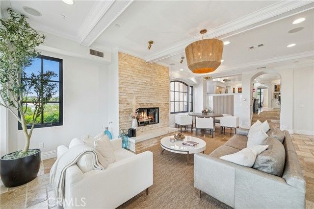 312 Carnation Avenue, Corona Del Mar (newport Beach), CA 92625