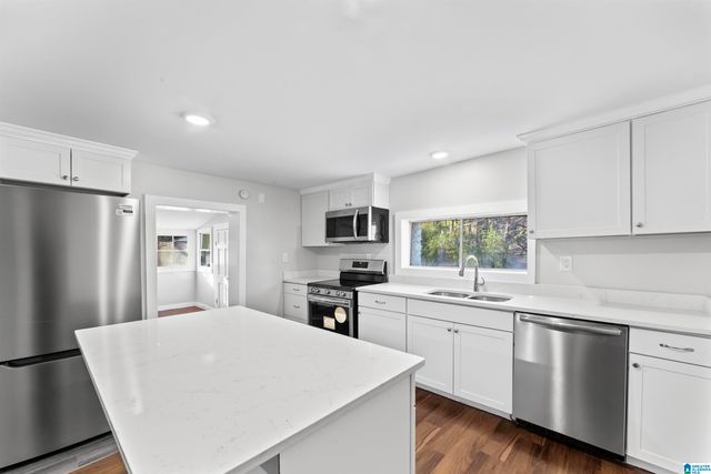 1244 BARK AVENUE SE, Leeds, AL 35094