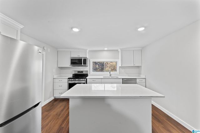 1244 BARK AVENUE SE, Leeds, AL 35094