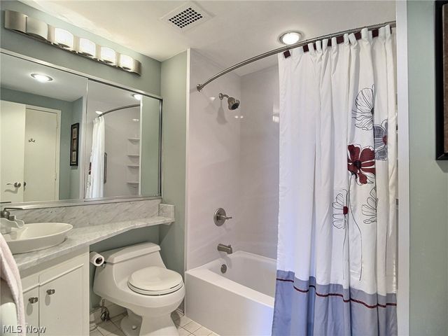 1 Bratenahl Place 1501, Bratenahl, OH 44108