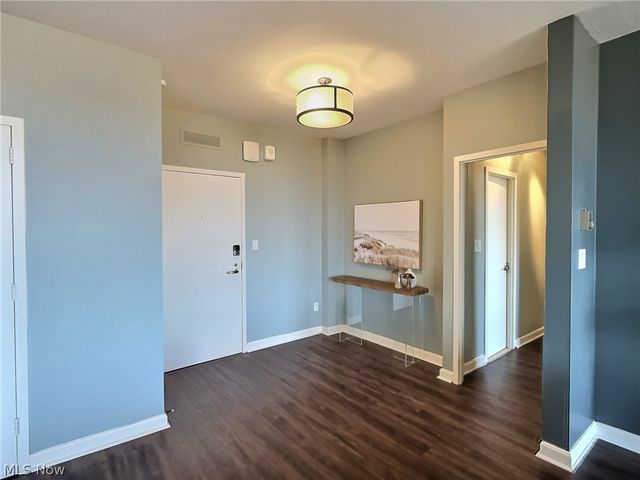 1 Bratenahl Place 1501, Bratenahl, OH 44108