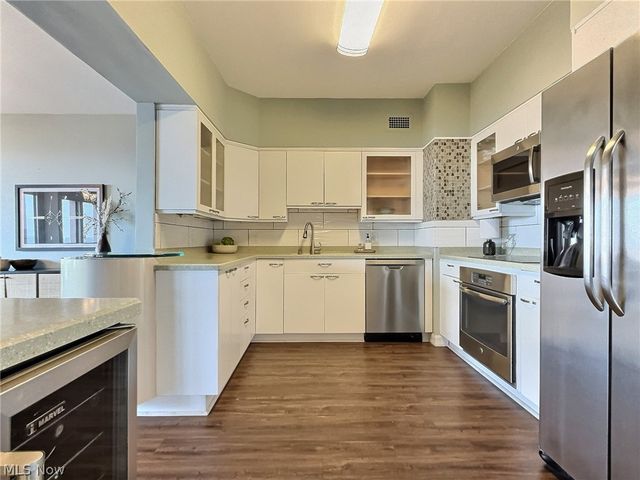 1 Bratenahl Place 1501, Bratenahl, OH 44108