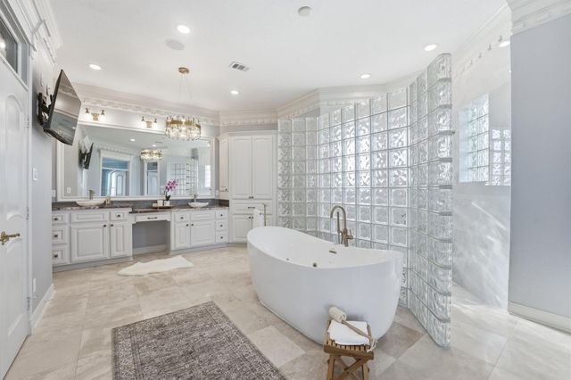 19 Marathon, Hitchcock, TX 77563