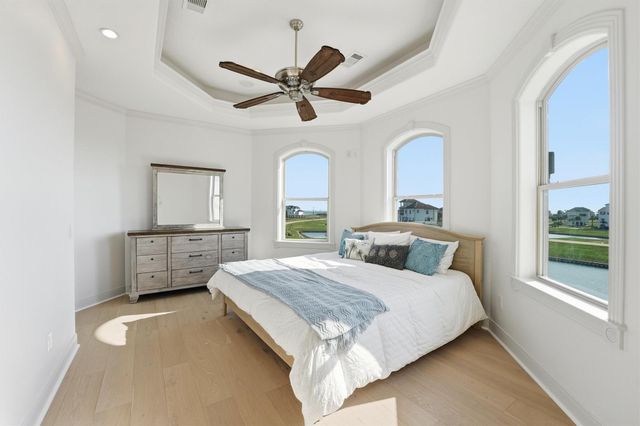 19 Marathon, Hitchcock, TX 77563