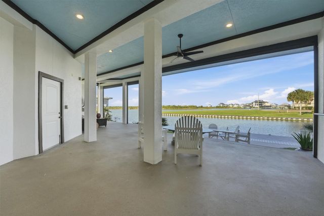 19 Marathon, Hitchcock, TX 77563