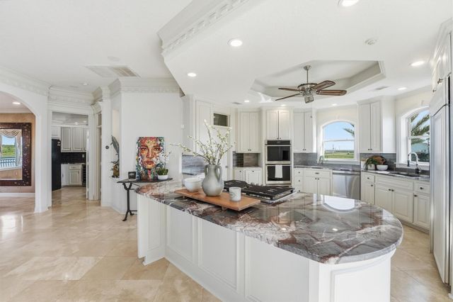 19 Marathon, Hitchcock, TX 77563