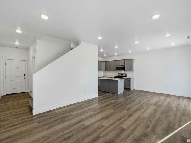 561 N 225 E, Providence, UT 84332