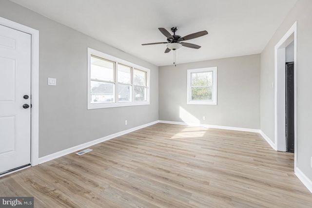 180 S DENNIS DR, Clayton, NJ 08312