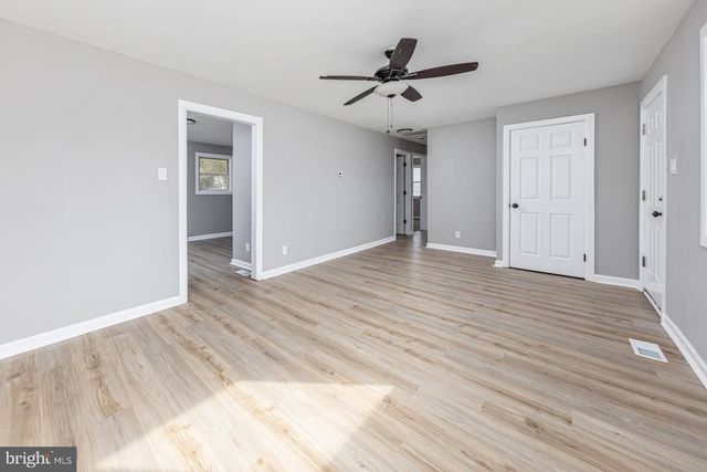 180 S DENNIS DR, Clayton, NJ 08312