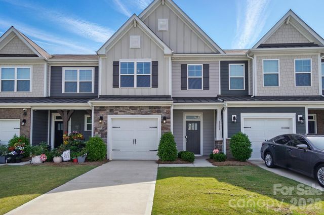 8018 Saluda Drive, Charlotte, NC 28269