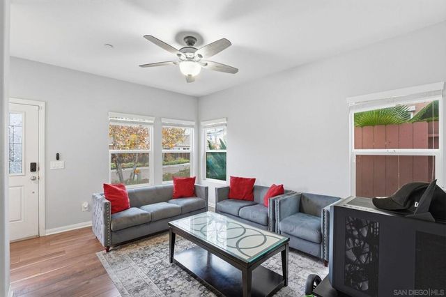 522 Mary Lane, El Cajon, CA 92021