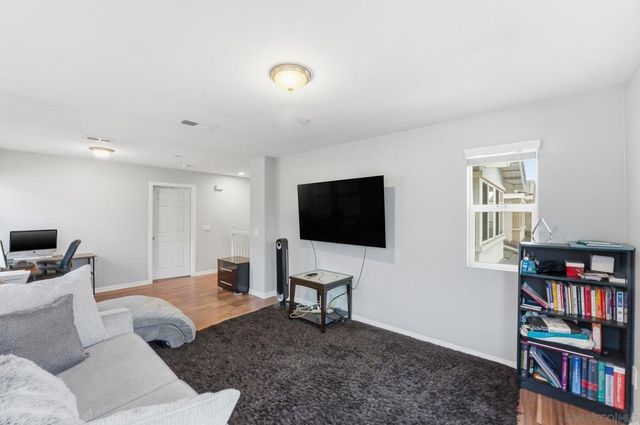 522 Mary Lane, El Cajon, CA 92021