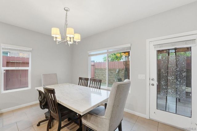 522 Mary Lane, El Cajon, CA 92021