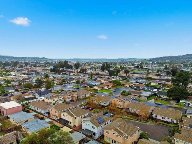 522 Mary Lane, El Cajon, CA 92021