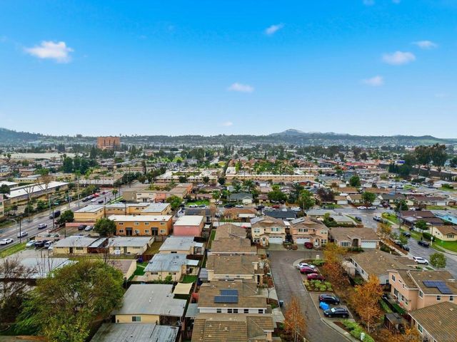 522 Mary Lane, El Cajon, CA 92021