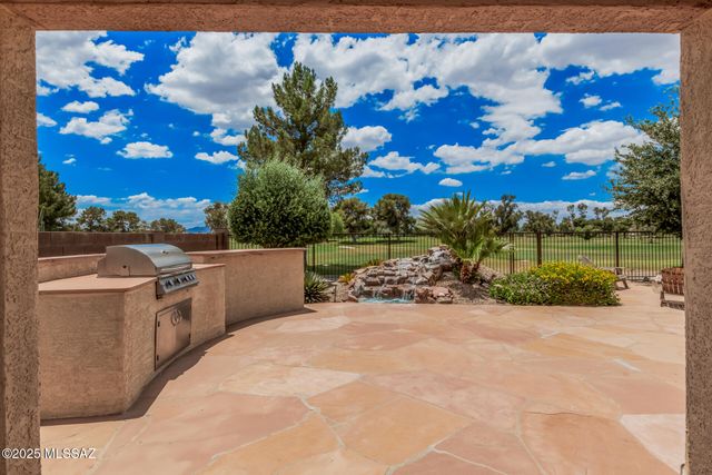 8585 N Genoa Court, Tucson, AZ 85742