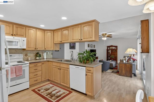 5827 Cold Water Drive, Castro Valley, CA 94552