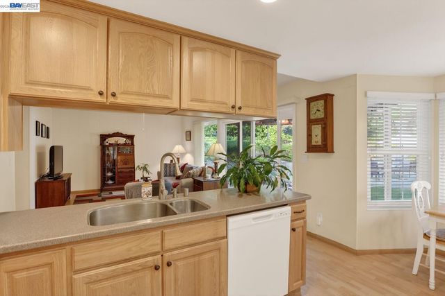 5827 Cold Water Drive, Castro Valley, CA 94552