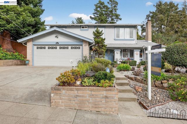 5827 Cold Water Drive, Castro Valley, CA 94552