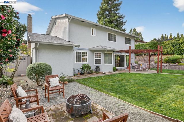 5827 Cold Water Drive, Castro Valley, CA 94552