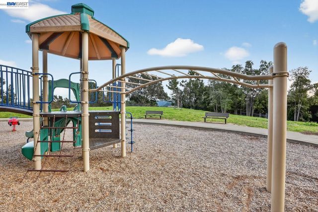 5827 Cold Water Drive, Castro Valley, CA 94552