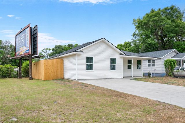 2664 Harvey Avenue, North Charleston, SC 29405