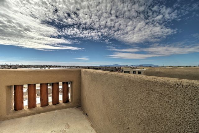 1405 Vegas Verdes 315, Santa Fe, NM 87507