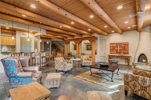 1405 Vegas Verdes 315, Santa Fe, NM 87507