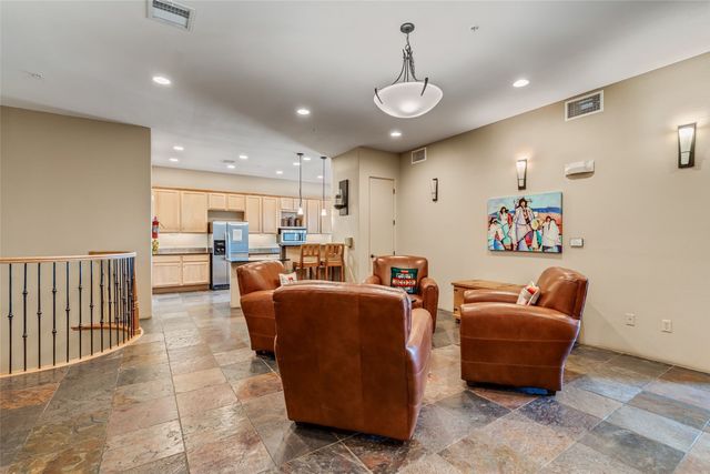 1405 Vegas Verdes 315, Santa Fe, NM 87507