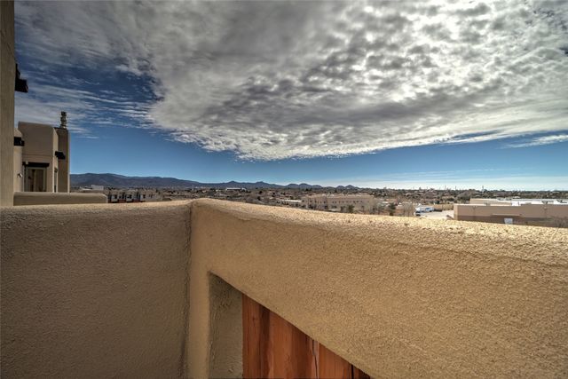 1405 Vegas Verdes 315, Santa Fe, NM 87507