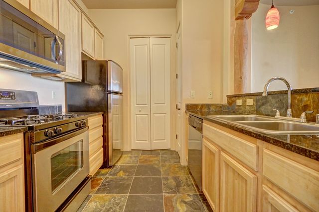 1405 Vegas Verdes 315, Santa Fe, NM 87507